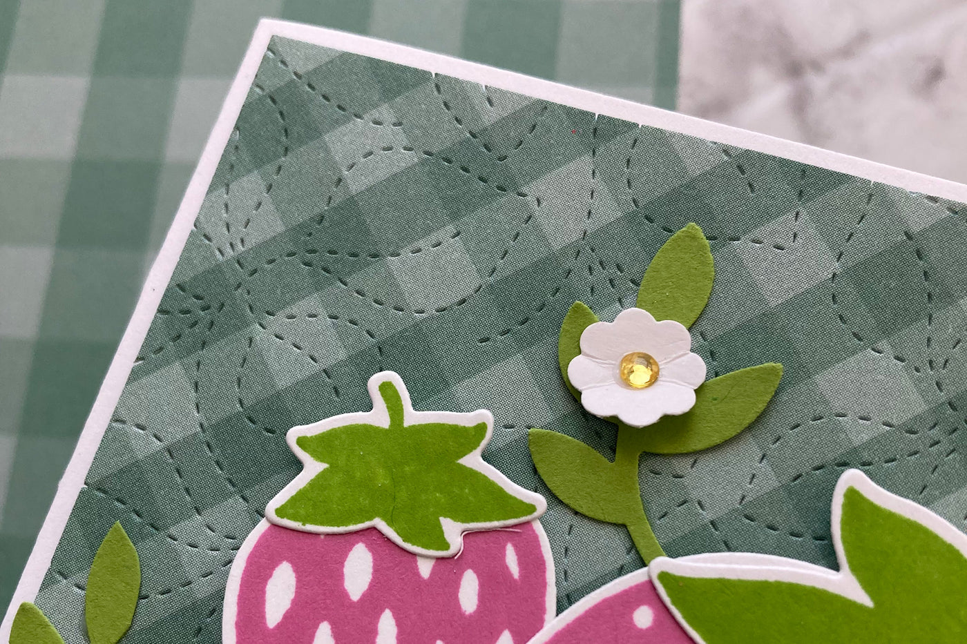 CLEVER IDEAS FOR HOW TO USE PATTERNED PAPER