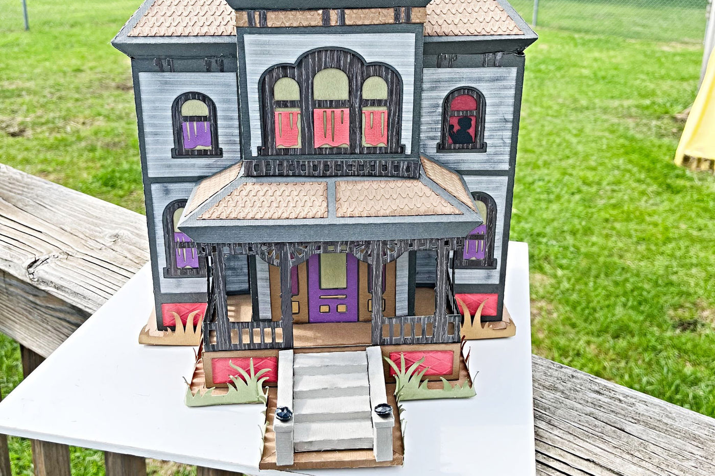 mother bates halloween house papercraft