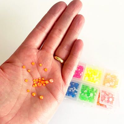 MIXED NEON Mixed Size Gem Embellishments - Encore